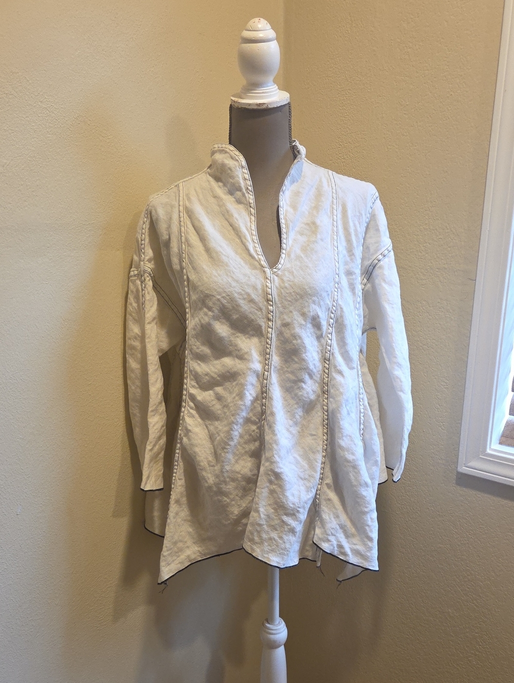 Women's Cream Split-Neck Tunic Top